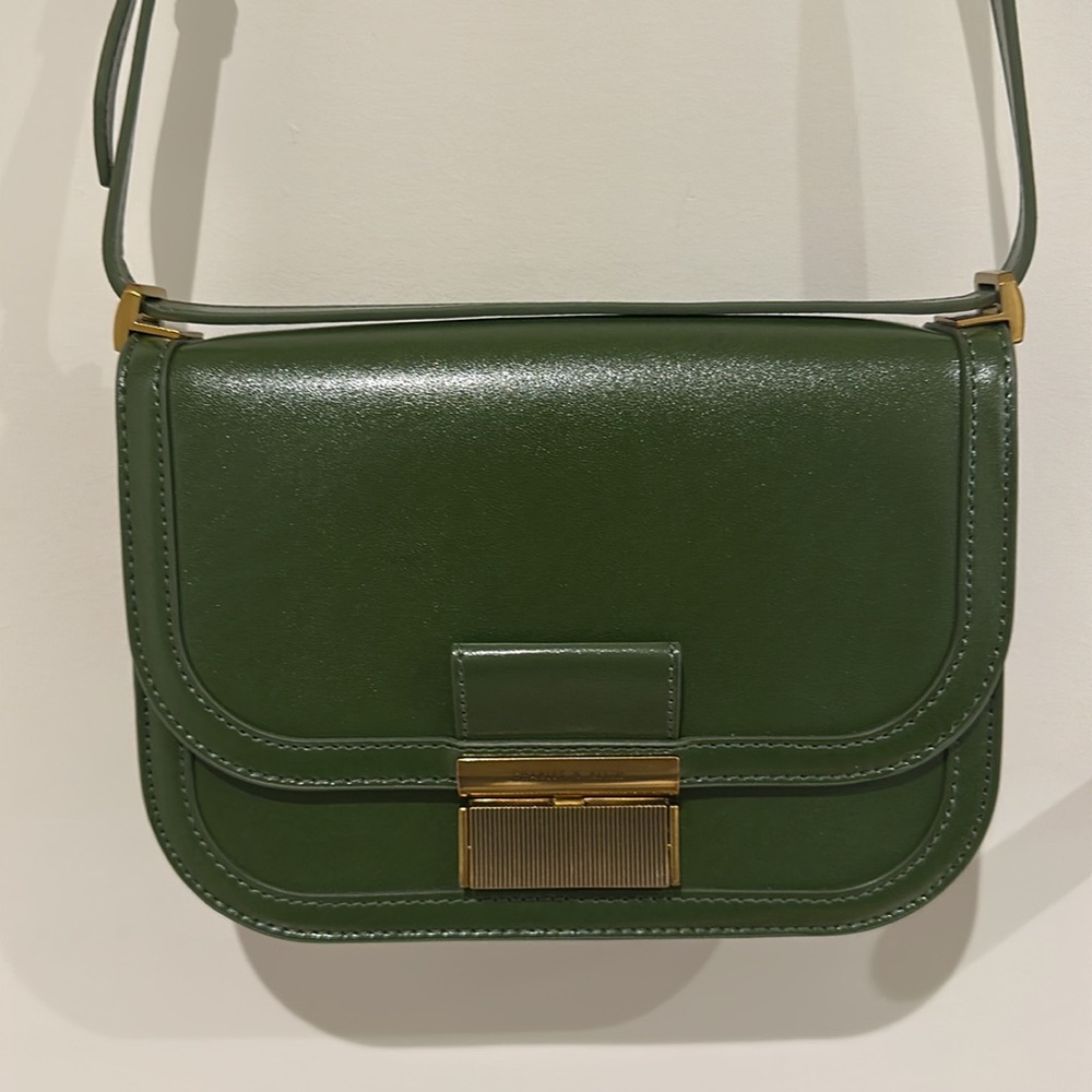 Charles & Keith Green Charlot cross body bag, in excellent condition!